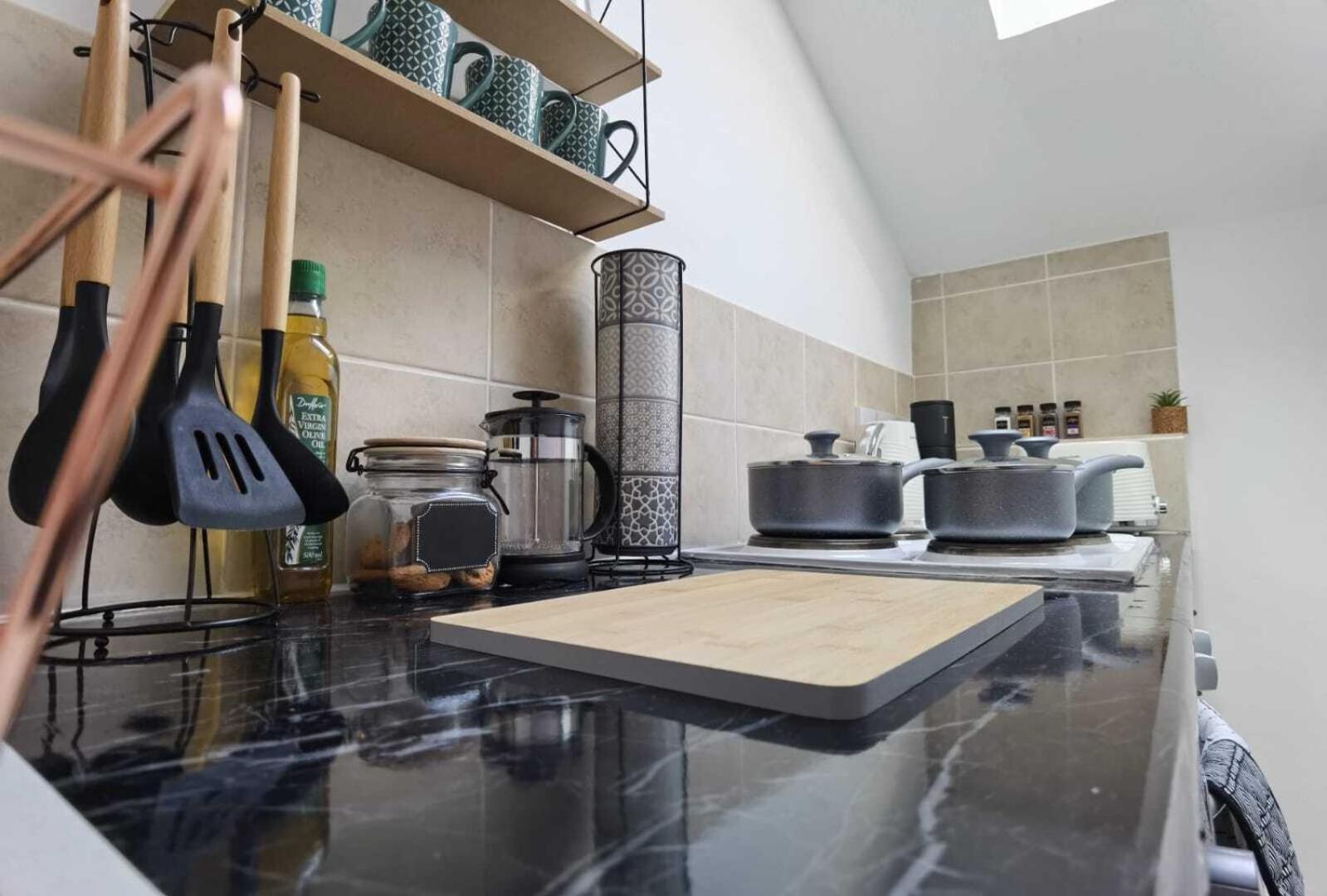 Raleigh Ff&tf - 1 Bed Georgian Flat In The Centre Of Exeter, Free Parking With Wifi Apartment